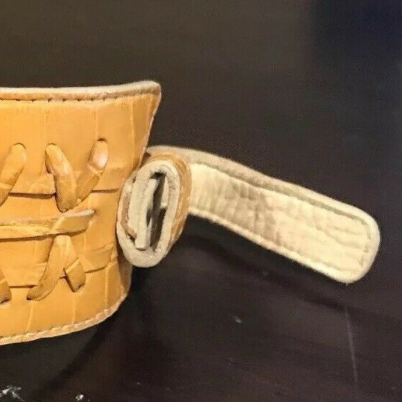 Cuir Inc Yellow Genuine Aligator Leather Bracelet - Picture 5 of 8